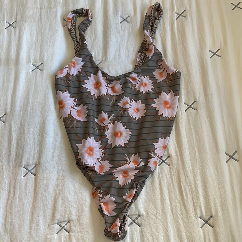 Acacia one piece